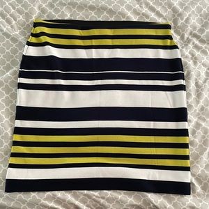 Ann Taylor stretchy skirt 💚2 for $25 💚